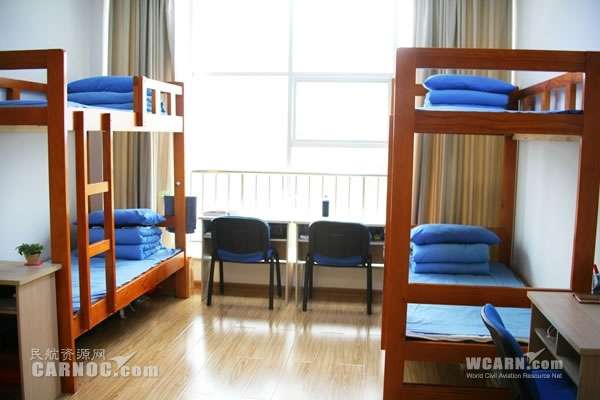 新闻早班车 > 正文图:九天飞院滨州基地综合楼中的学员宿舍