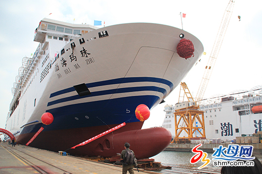 渤海玛珠轮下水斥资4亿元亚洲最大最豪华客滚船