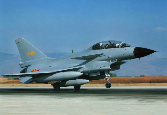 资料图:国产歼十双座型战机.