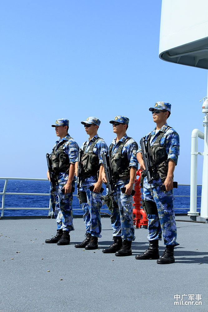 海军第十四批护航编队特战队首次实弹射击训练(1/10)