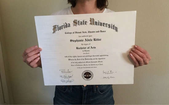 大学毕业求职4年未果女子怒卖文凭偿还学贷图