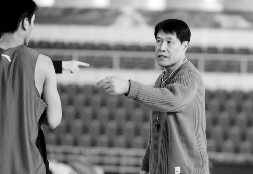 蒋兴权:麦蒂在用心打球 青岛队心态出了问题