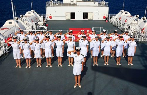 【引用】鏗鏘玫瑰 巾幗風采 — 中國海軍首批維族女兵將歷練大洋