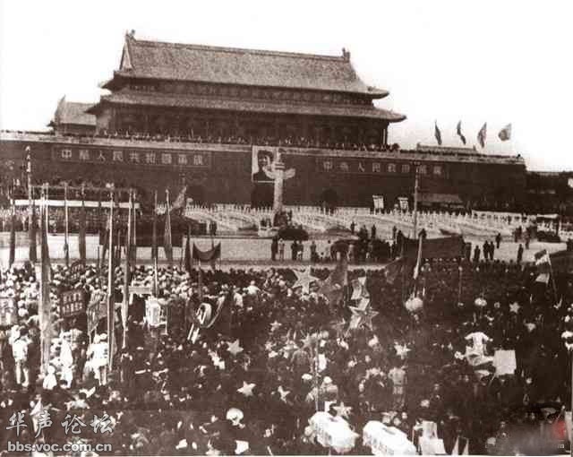 天安门广场改造前的老照片