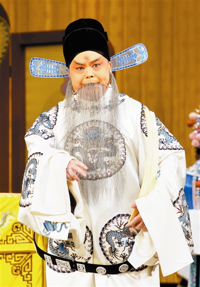 津门"梅花"沪上吐芬芳