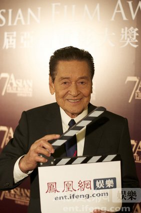 最佳男主角颁给了来自菲律宾的男演员艾迪加西亚(eddie garcia),他