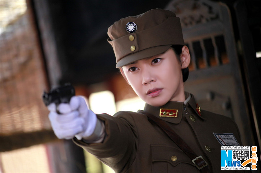 《南侨》热播 秋瓷炫文武双全被赞最美女中尉