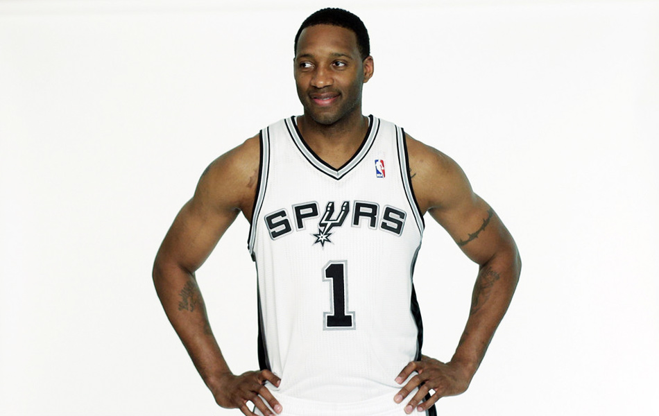 麦蒂穿马刺球衣拍摄官方写真