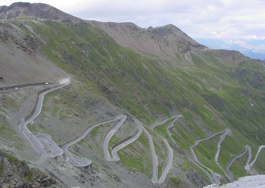 甘肃最吓人的盘山公路图片