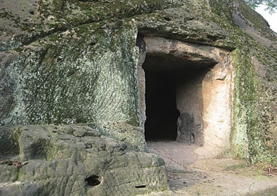 三峡库区腹地发现48座神秘"古石屋"(组图)