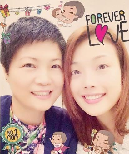 容祖儿秀母女合影为妈妈庆生 亲密似姐妹(图)