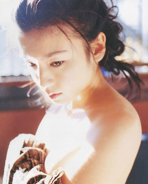 林熙蕾早年性感写真曝光 身材火辣诱人