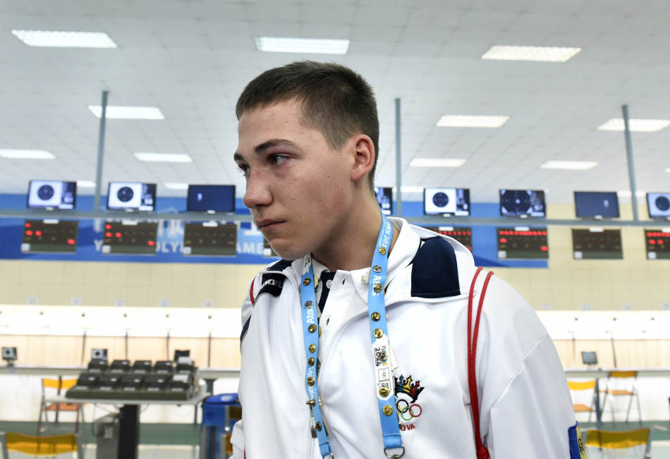 摩尔多瓦选手扬·阿里奇一个人参加混合团体赛.