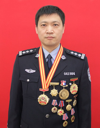 刘安民警图片