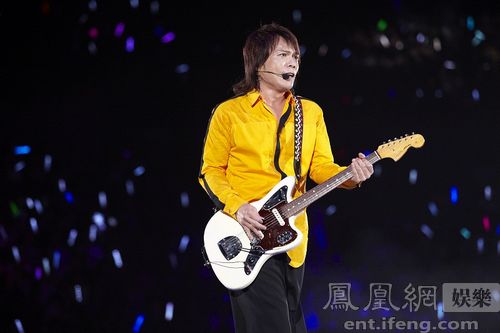 伍佰&China Blue推台湾限定版巡演 首见20米四面台_凤凰娱乐