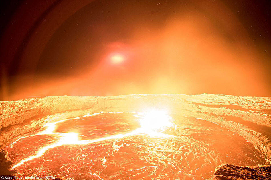 【图片转载】犹如地心一样景色的火山(一)