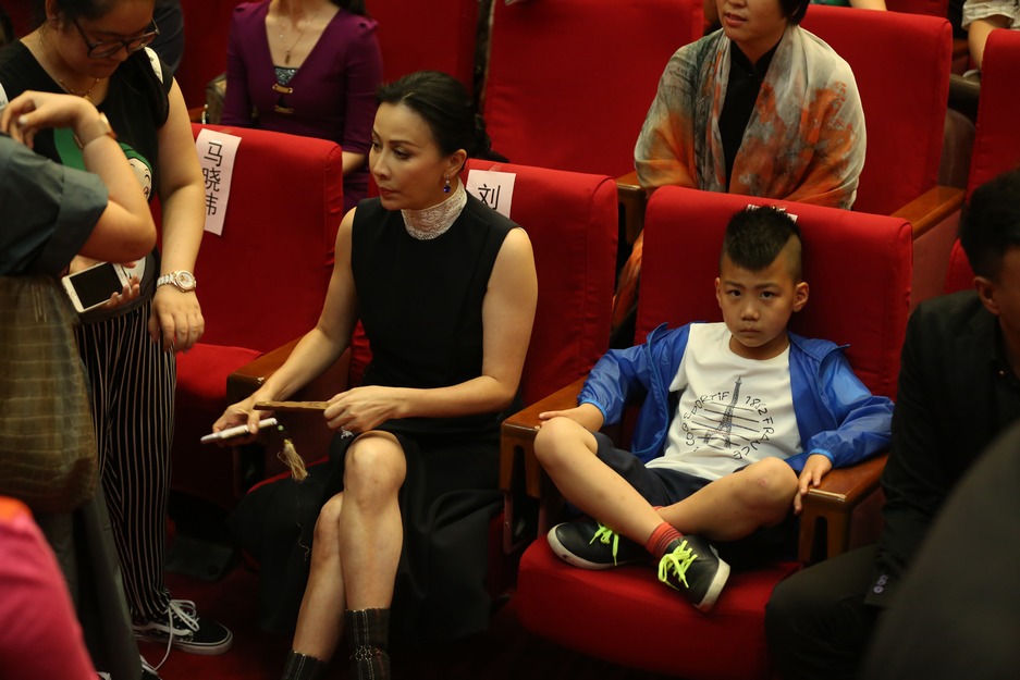 《开罗宣言》发布会 刘嘉玲频逗康康