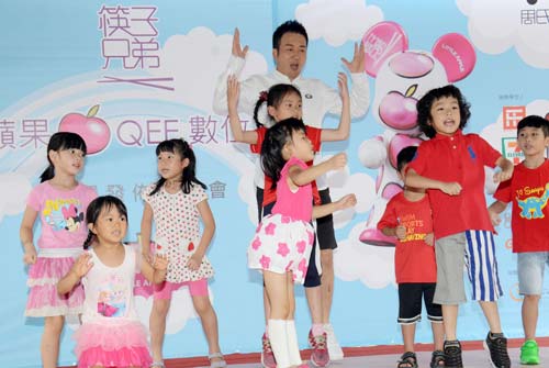 筷子兄弟王太利筹谋15岁女儿出道 新歌或父女联手_凤凰娱乐