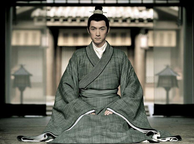 独家安利伪装者胡歌翘臀抢镜靳东cp走红