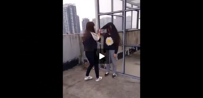 南昌一初中女生99秒内遭人扇32记耳光(图)