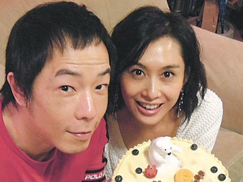 黄贯中,朱茵(资料图)凤凰娱乐讯朱茵近日接受某媒体访问时,坦言自己从