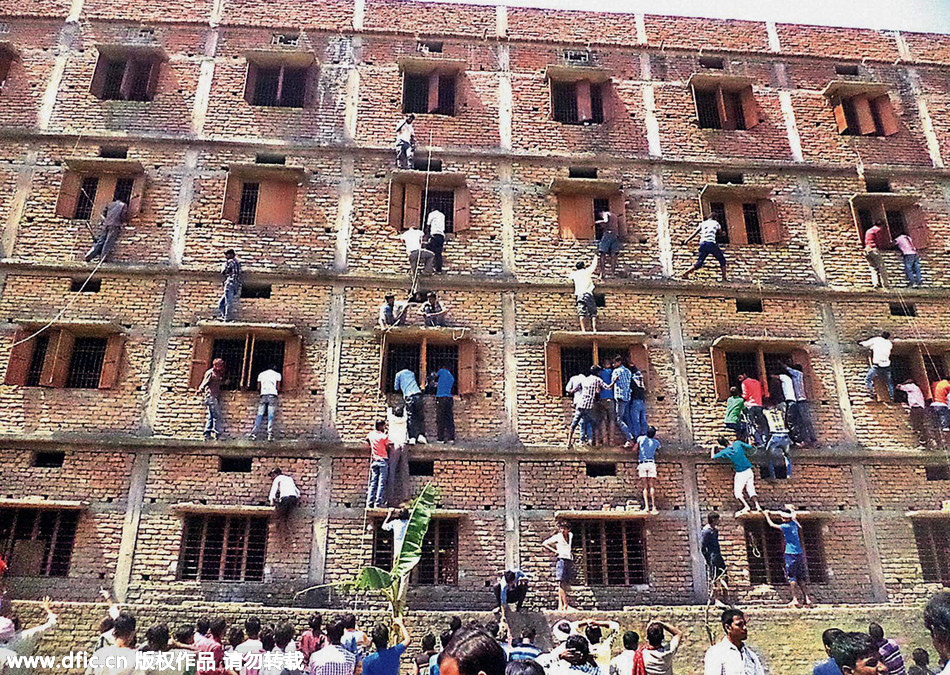 印度当局表示,600名高中生因为在10级考试中作弊已经被950_675