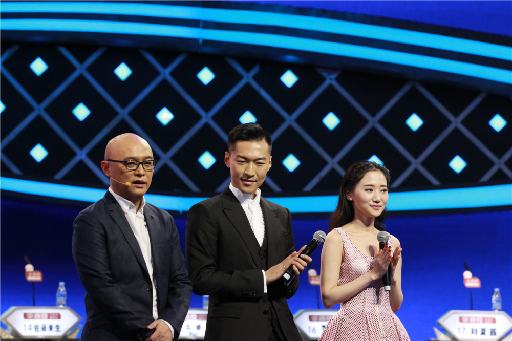 国脚吴曦《非诚勿扰》现场"大婚" 爱尔兰帅哥获爆灯