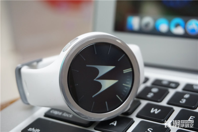 moto360sport开箱图赏应运而生