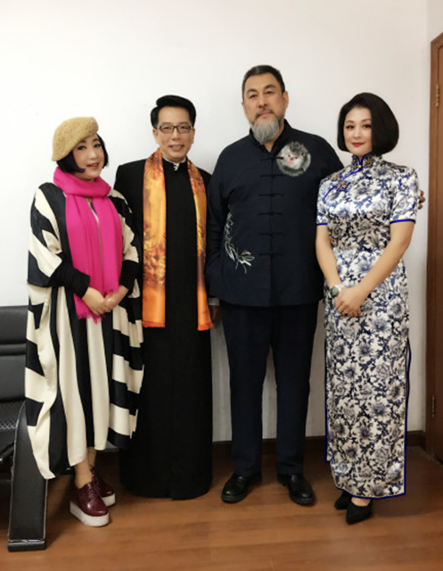 于月仙与友人合影  网友赞她:"东北大美人""你扮的花瓶美美哒""声儿