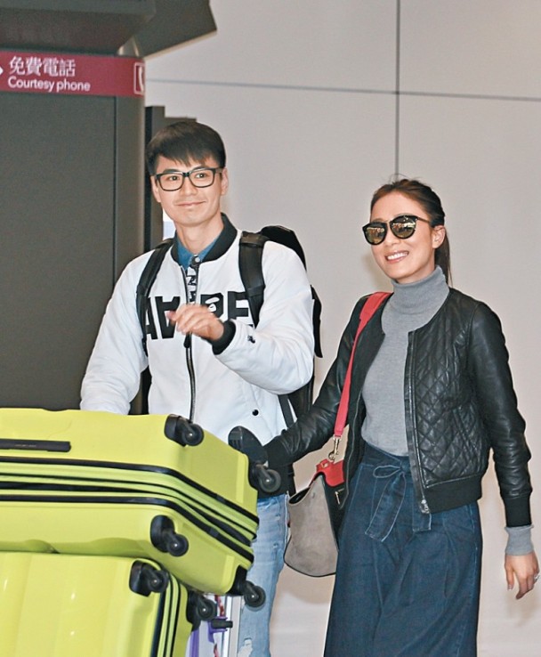 罗仲谦杨怡承认秘密结婚 大秀鸽子蛋玩亲亲