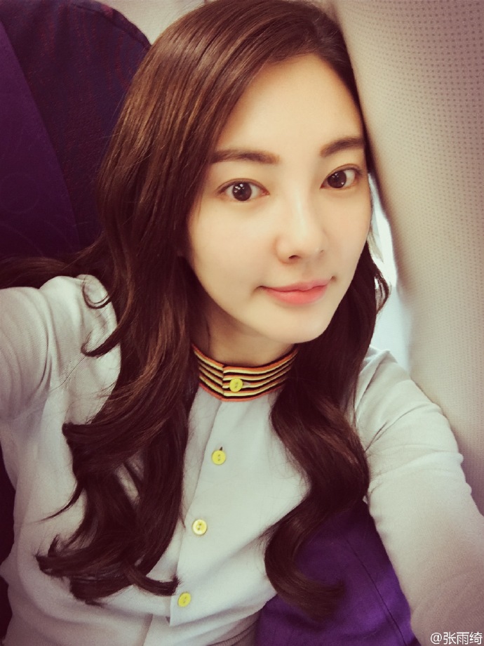 张雨绮自拍眼神诱人 撒娇求哄楚楚可怜