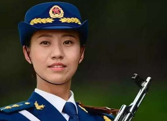 抗战大阅兵中的山东面孔:潍坊姑娘担当仪仗女兵队长