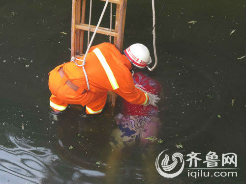 水库惊现无名女尸图片