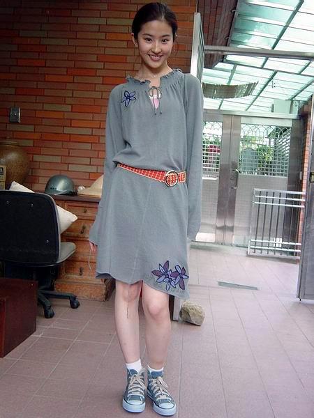 母女性格真是很相似,而且范冰冰与年过半百的母亲张传美形同姐