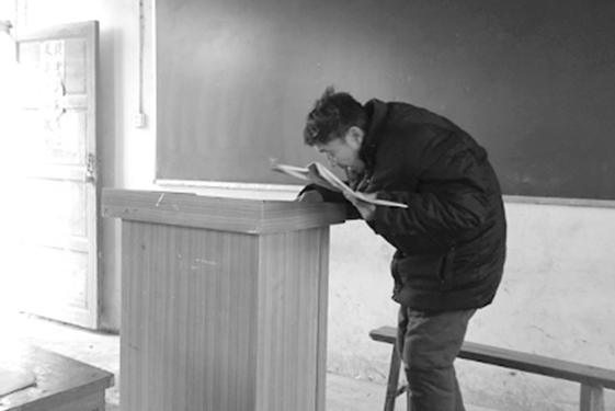 "弯腰老师"朱景科:90度的腰通向知识的桥