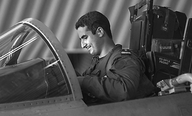 哈立德亲王亲自驾机上阵