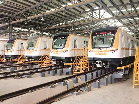武汉地铁最大车辆段交付使用3号线20余列归元金整装待发