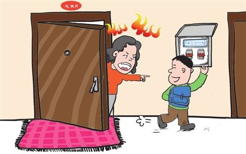 淘小子楼道里拉电闸就图个乐 气坏居民