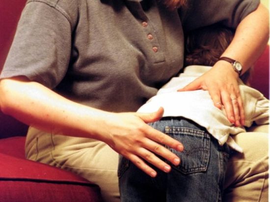 新洲母亲虐女致死检方应以故意伤害罪追究刑责