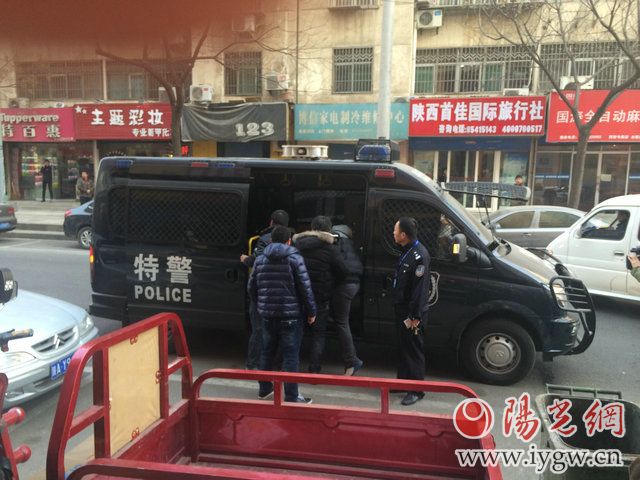 首页 六害治理 偷盗 被一举抓获的7名聋哑人盗窃团伙.严文辉摄.