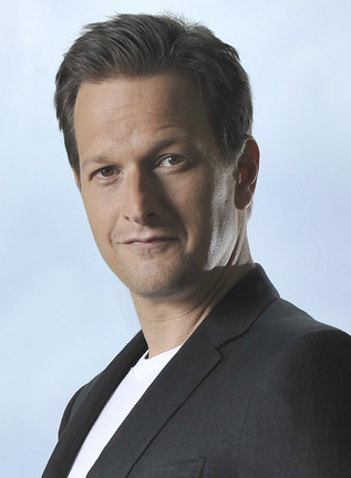 《傲骨贤妻》剧中担任男主角的will gardener.