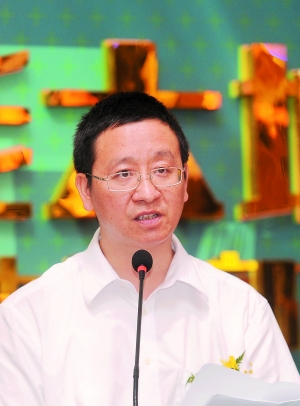 广铁一中校长周伟锋表示,力争在开始办学后的五年内实现中高考成绩名