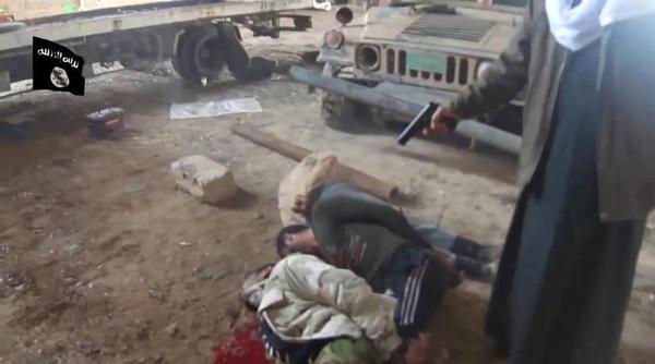 伊拉克极端组织公布射杀士兵画面(组图)_凤凰网