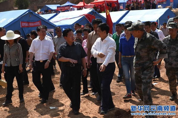 秦光荣再临鲁甸地震灾区指挥抗震救灾