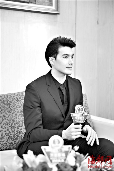 海都讯 昨晚,台湾"男神"锦荣亮相福州,为其参演的影片《小时代3:刺金