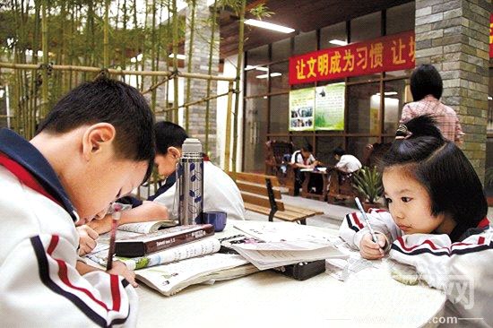 暑假作业咋个做? 抄、撕、代做很流行_手机凤凰网