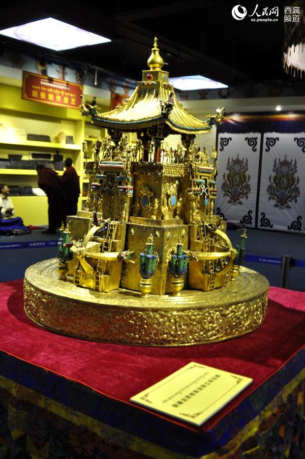 铜鎏金质密集金刚立体坛城.记者 任晓攀 摄