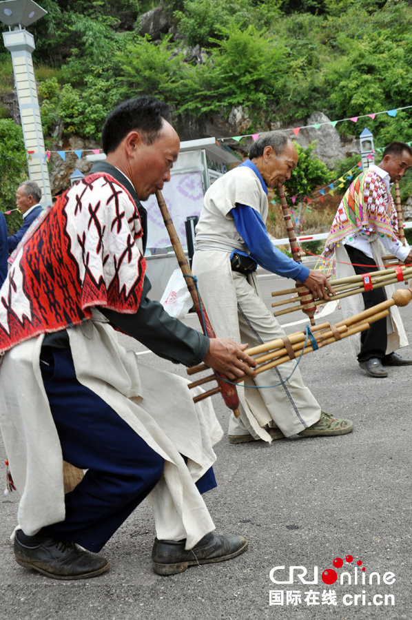 扁朝村苗族歌吹奏蘆笙(攝影 張嫻)