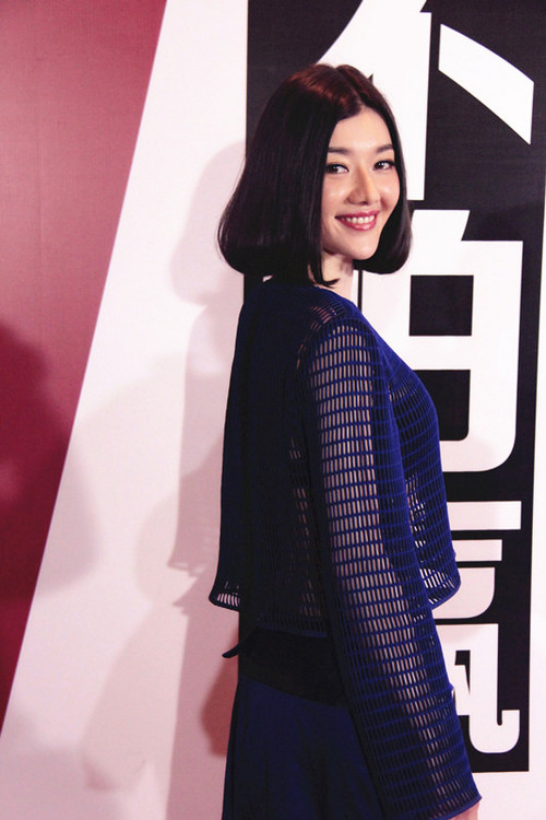 新锐女星冯丹滢 受邀出席2014coolguy总决赛