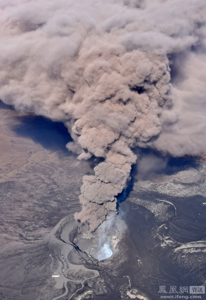 日本鹿儿岛火山爆发图片